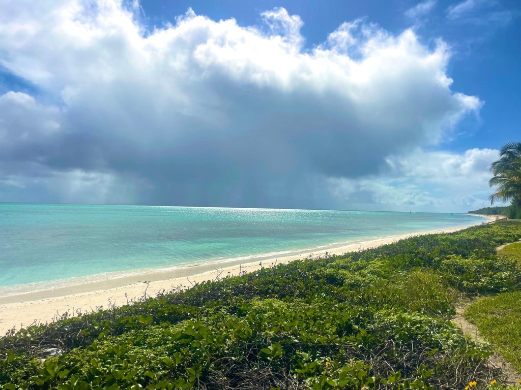 19 Shoreline Drive, Freeport Bahamas